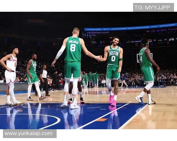 塔图姆热爱家乡与波士顿积极投身社区公益事业传递温暖